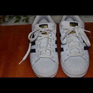 Adidas Superstar shoes- Women’s size 7!